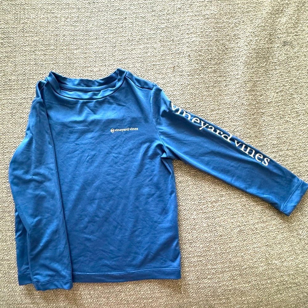 Vineyard vines performance shirt